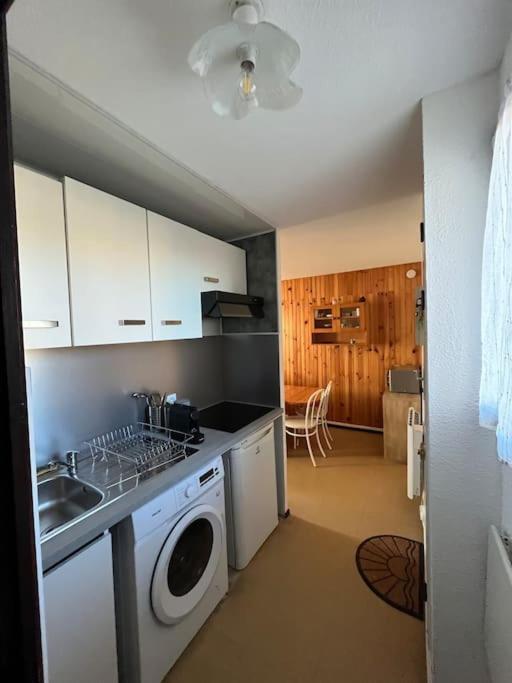 St-Pierre-La-Mer, Bel Appartement A Dans Residence Avec Piscine Et Tennis Entre 5 Et 10 Min De La Plage 弗勒里 外观 照片