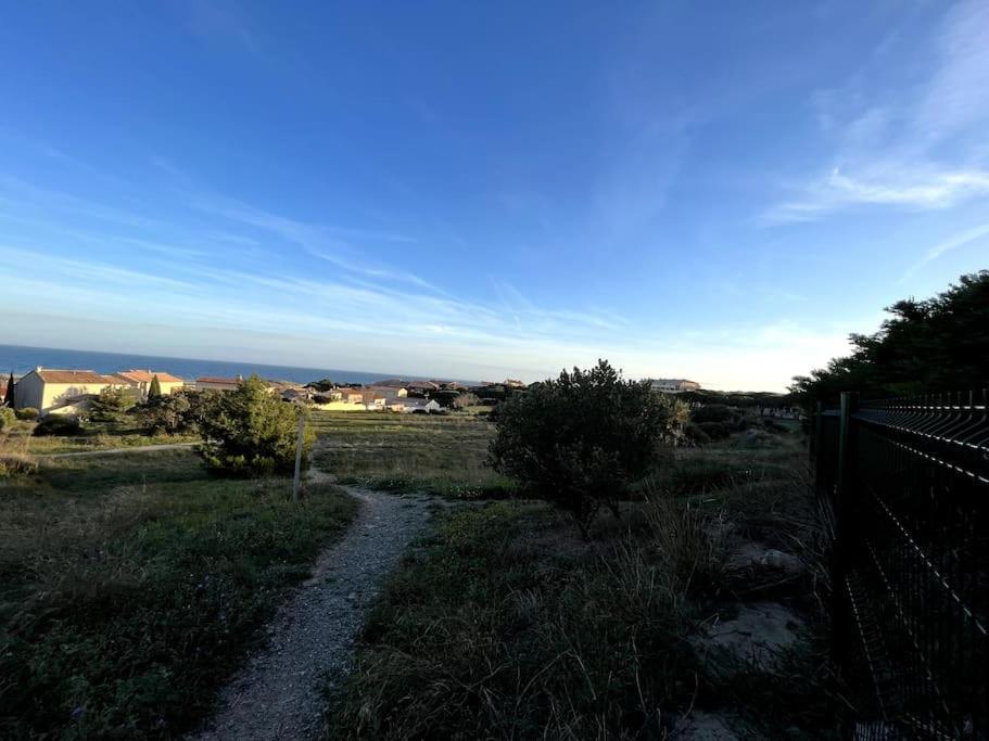St-Pierre-La-Mer, Bel Appartement A Dans Residence Avec Piscine Et Tennis Entre 5 Et 10 Min De La Plage 弗勒里 外观 照片