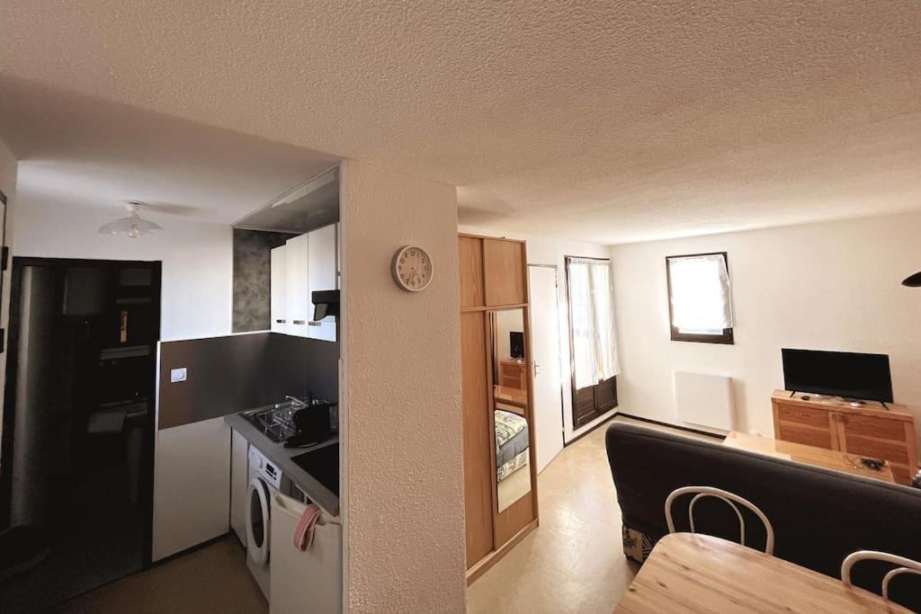 St-Pierre-La-Mer, Bel Appartement A Dans Residence Avec Piscine Et Tennis Entre 5 Et 10 Min De La Plage 弗勒里 外观 照片